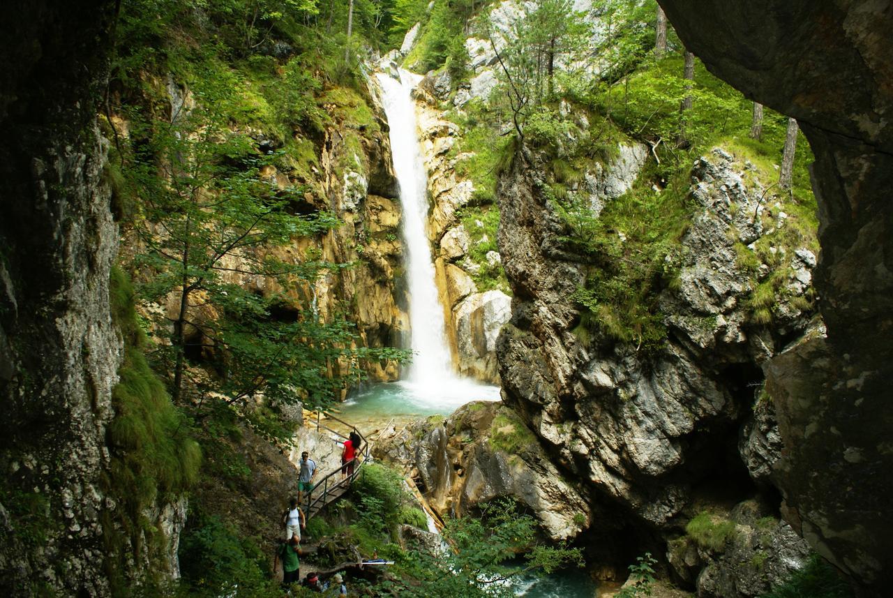 Hotel Alpinum Treffen Exterior foto