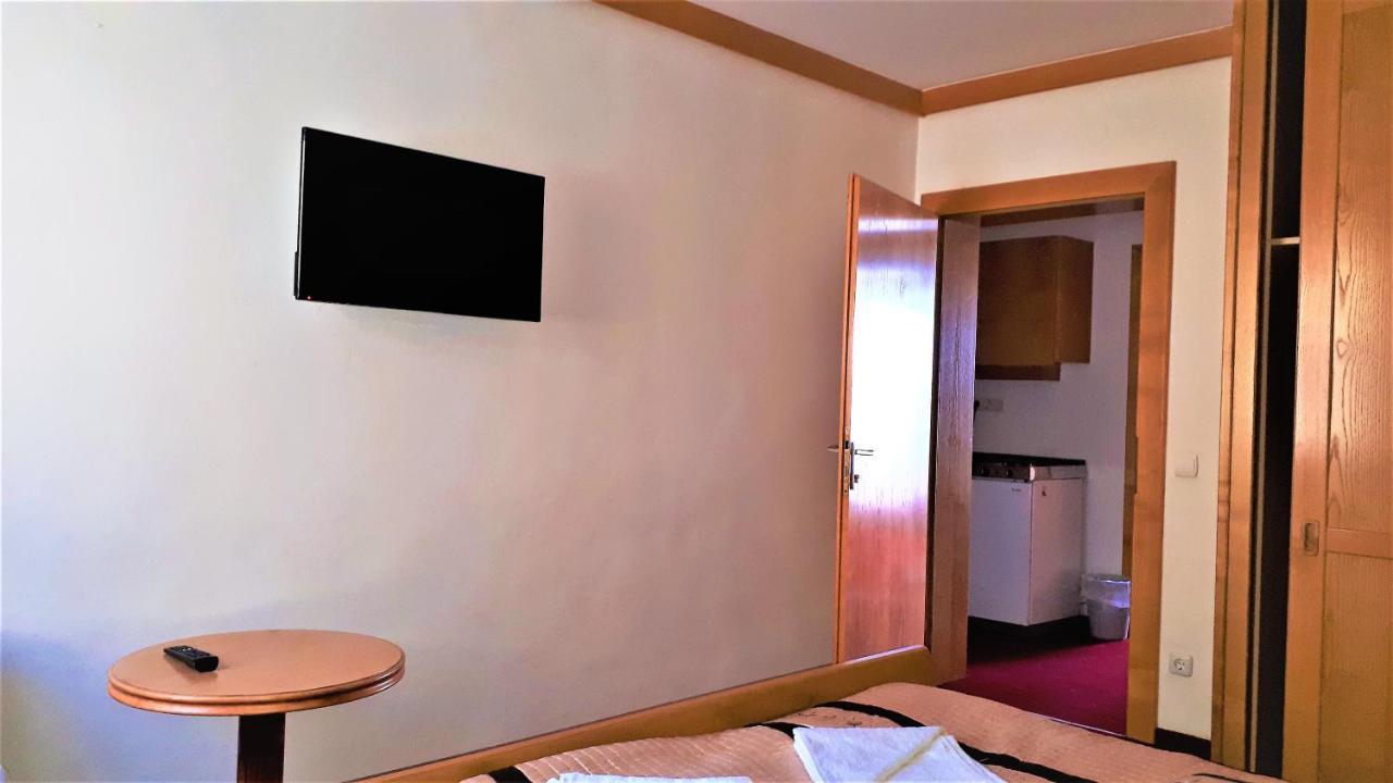 Hotel Alpinum Treffen Exterior foto